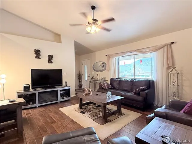 1102 E Sabeta Avenue Poncha Springs, CO 81242