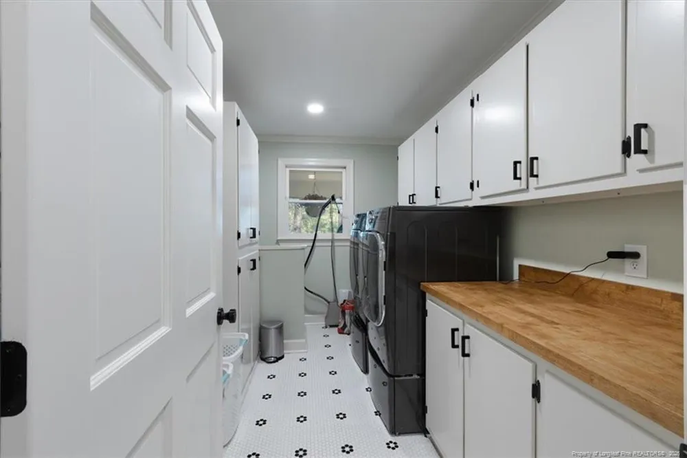 1235 E Hedgelawn Way Southern Pines, NC 28387