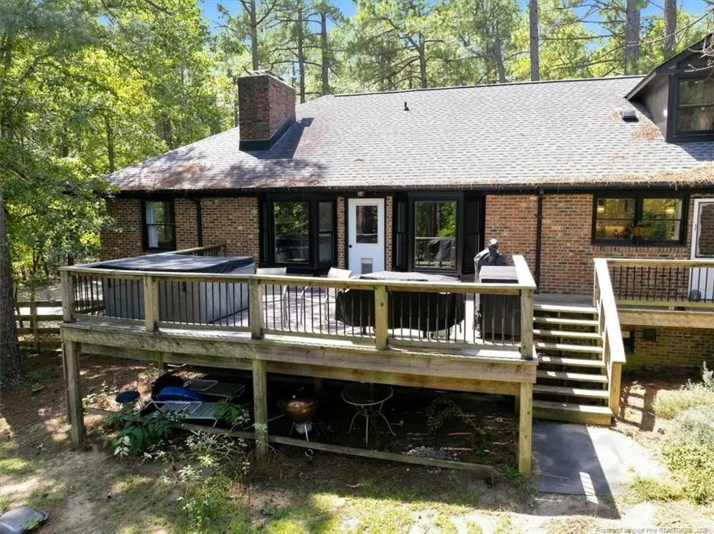 1235 E Hedgelawn Way Southern Pines, NC 28387