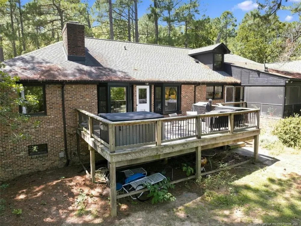 1235 E Hedgelawn Way Southern Pines, NC 28387