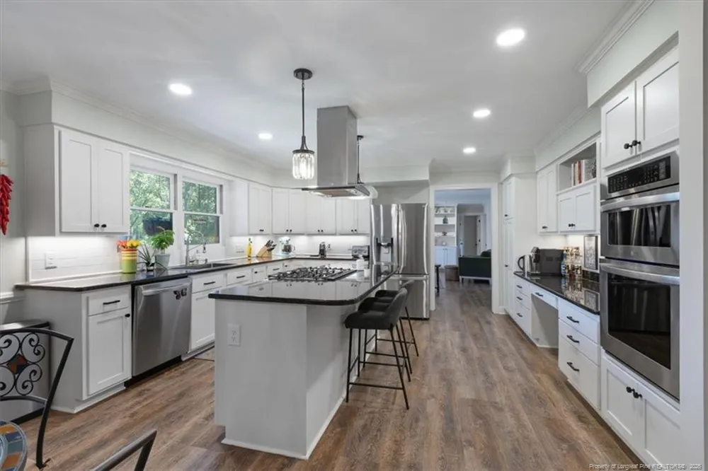 1235 E Hedgelawn Way Southern Pines, NC 28387