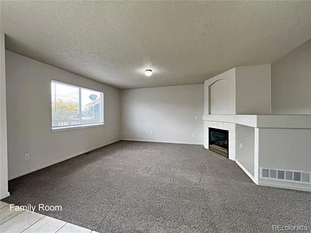 5377 S UKRAINE WAY Aurora, CO 80015