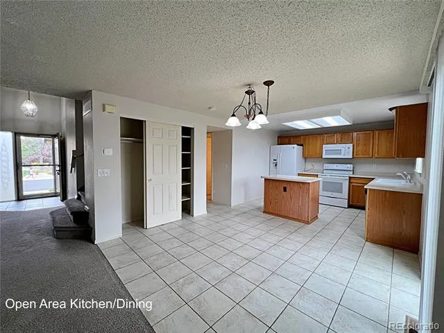 5377 S UKRAINE WAY Aurora, CO 80015