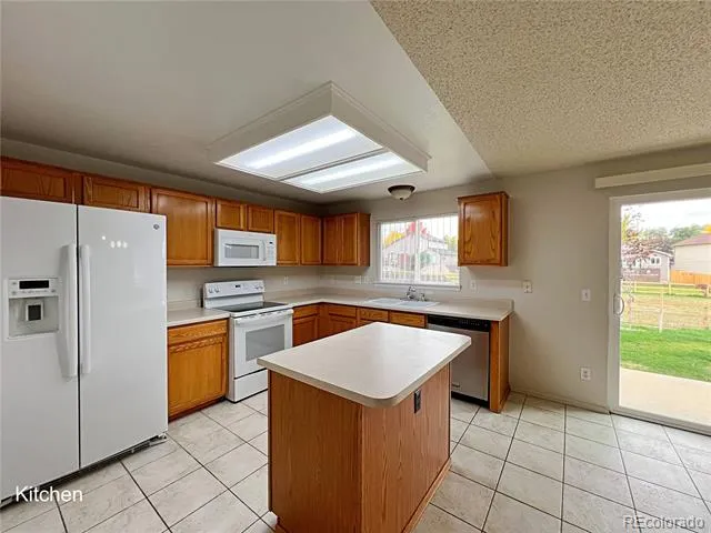5377 S UKRAINE WAY Aurora, CO 80015