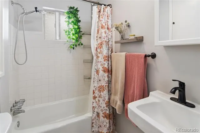 4737 S Pennsylvania Street Englewood, CO 80113