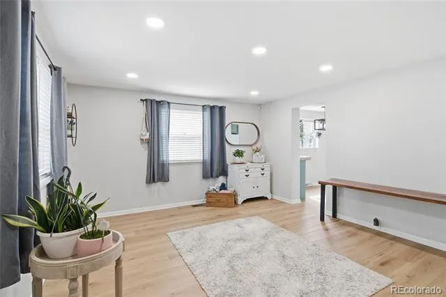 4737 S Pennsylvania Street Englewood, CO 80113