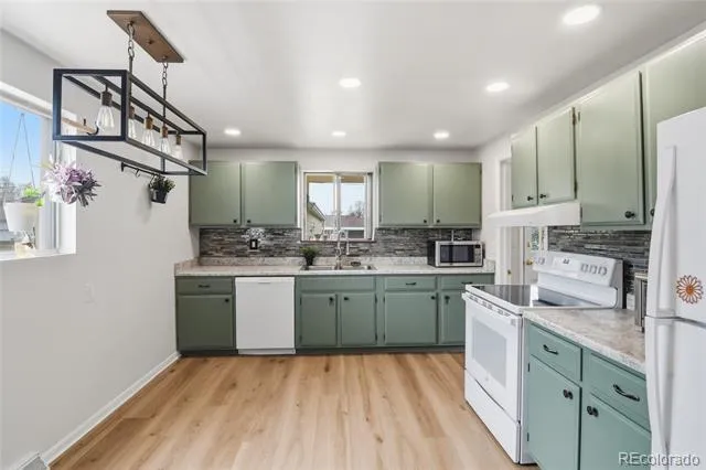 4737 S Pennsylvania Street Englewood, CO 80113