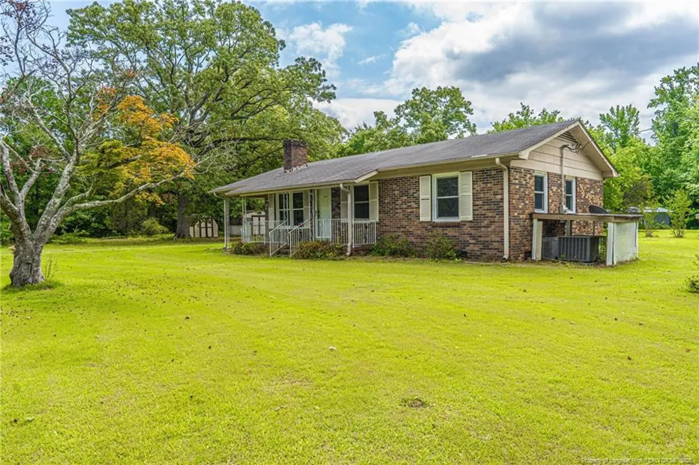 190 Morgan Drive Raeford, NC 28376