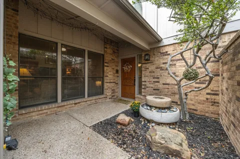 12277 Montego Plaza