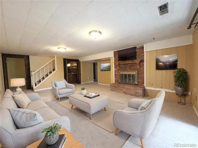 538 Lakewood Circle Colorado Springs, CO 80910