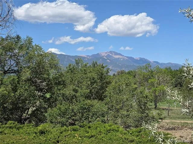 538 Lakewood Circle Colorado Springs, CO 80910