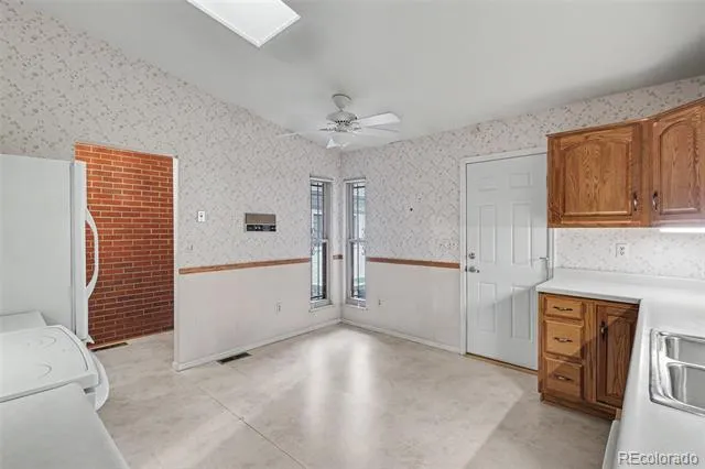 538 Lakewood Circle Colorado Springs, CO 80910
