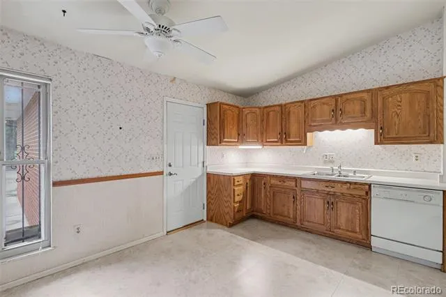 538 Lakewood Circle Colorado Springs, CO 80910