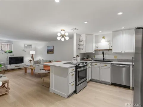 1050 Lafayette Street #105