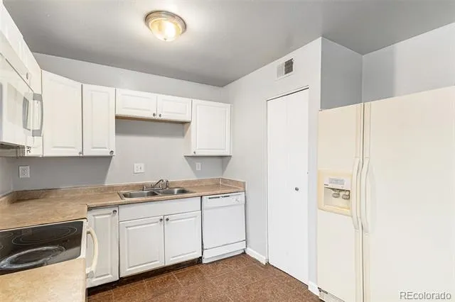 6800 E Tennessee Avenue #411 Denver, CO 80224