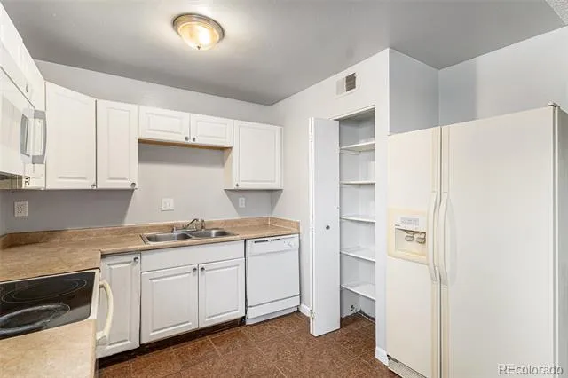 6800 E Tennessee Avenue #411 Denver, CO 80224