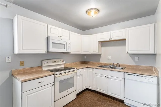 6800 E Tennessee Avenue #411 Denver, CO 80224
