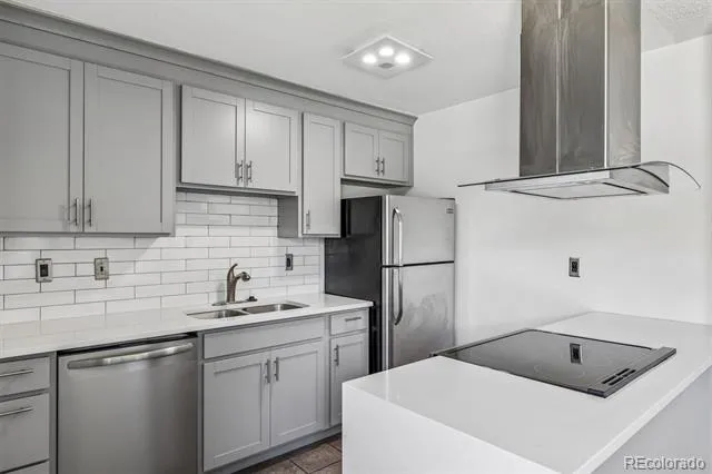 3351 S Field Street #113 Lakewood, CO 80227