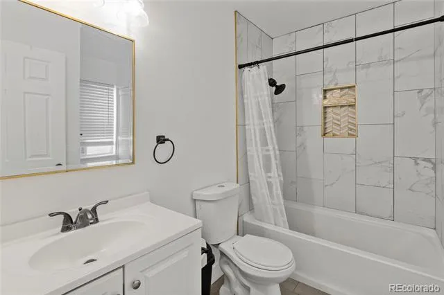 2622 S Xanadu Way #B Aurora, CO 80014