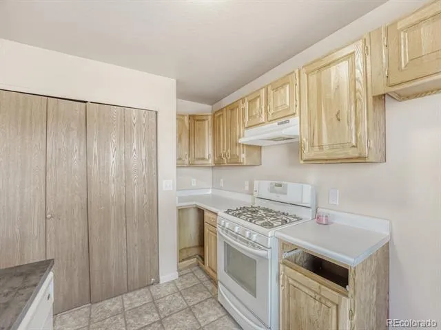 23341 E Saratoga Circle Aurora, CO 80016