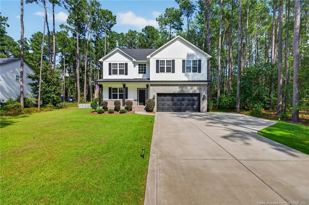 30261 East Lake Drive Wagram, NC 28396
