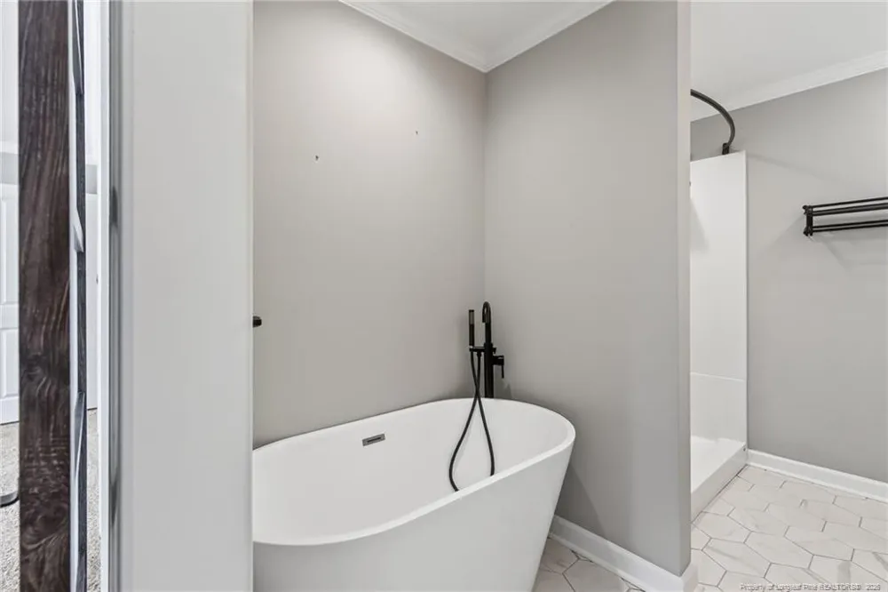 30261 East Lake Drive Wagram, NC 28396