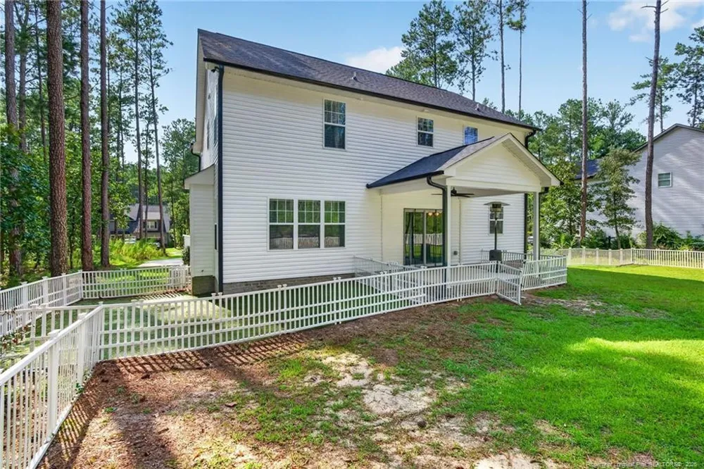 30261 East Lake Drive Wagram, NC 28396