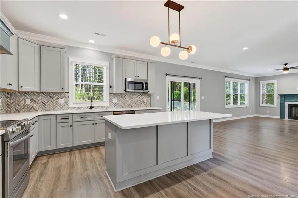 30261 East Lake Drive Wagram, NC 28396