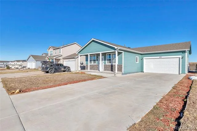 436 S 3rd Avenue Deer Trail, CO 80105