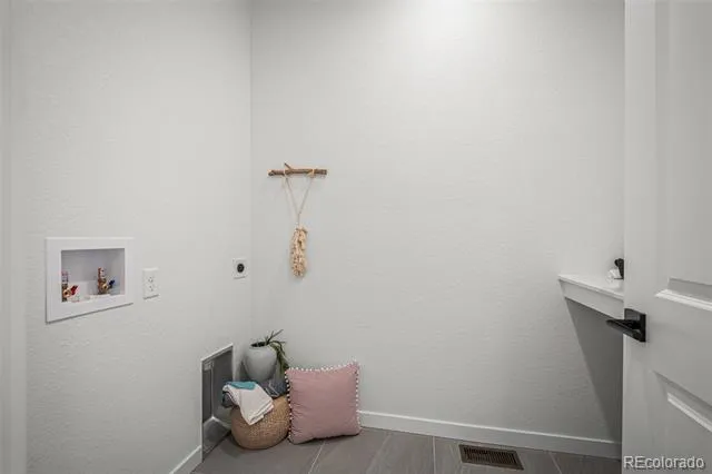 6647 Knapp Drive Colorado Springs, CO 80924
