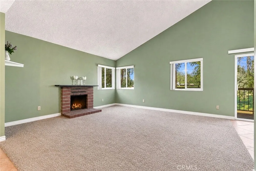 3246 Little Mountain Drive San Bernardino, CA 92405
