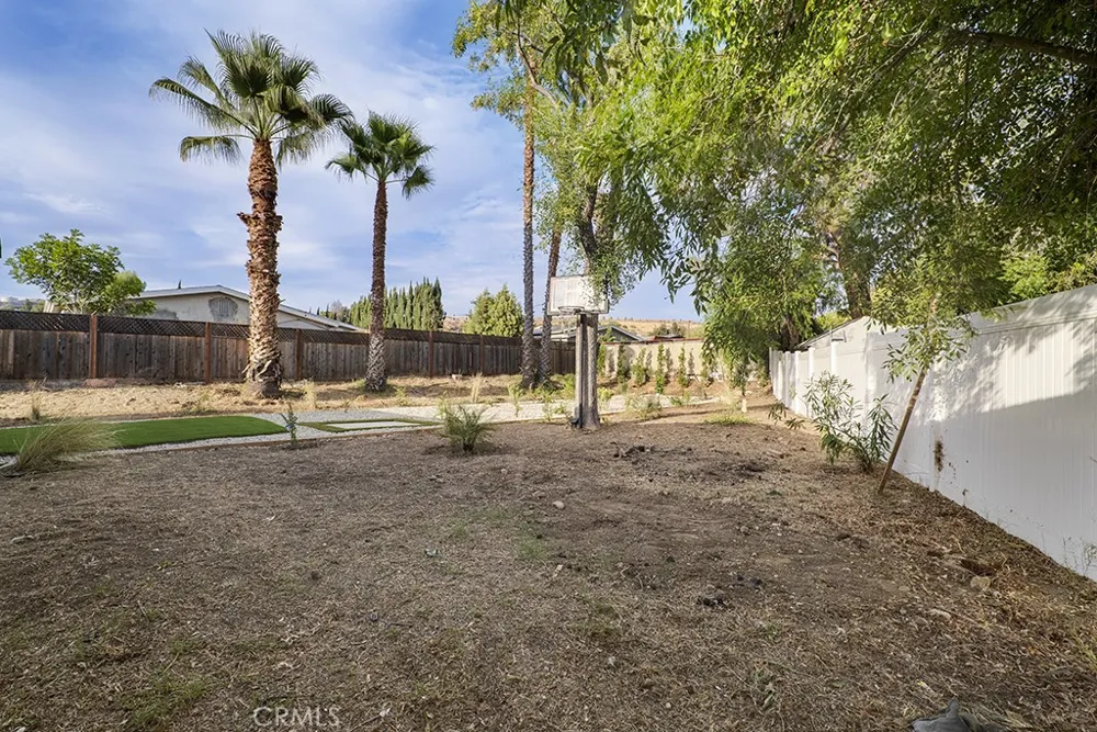 27976 Foxlane Canyon Country, CA 91351