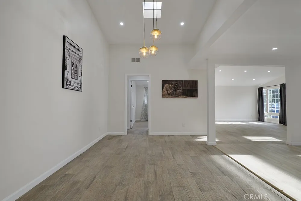 27976 Foxlane Canyon Country, CA 91351