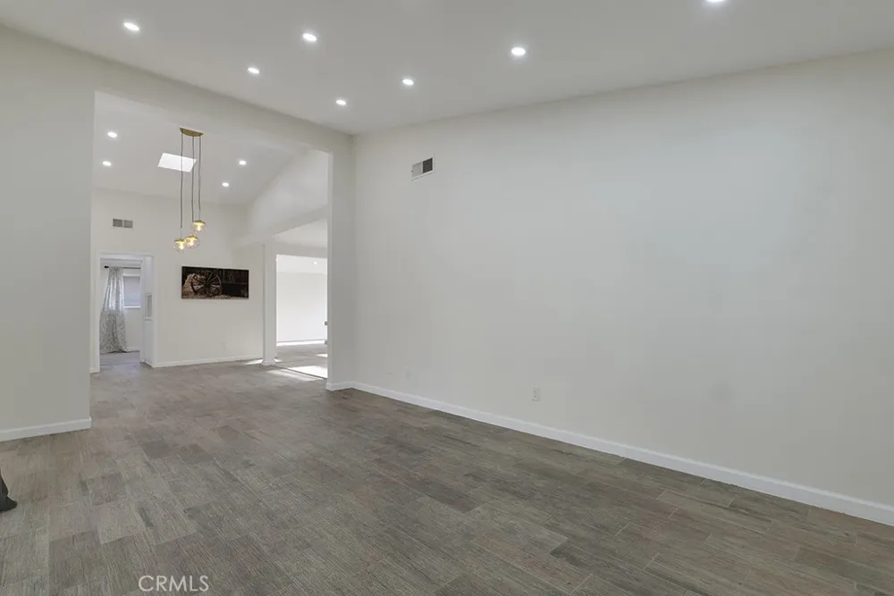 27976 Foxlane Canyon Country, CA 91351
