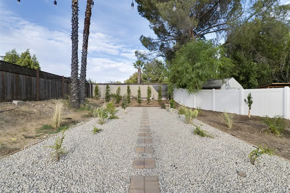 27976 Foxlane Canyon Country, CA 91351