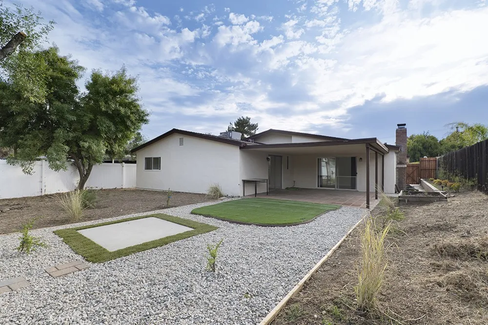 27976 Foxlane Canyon Country, CA 91351