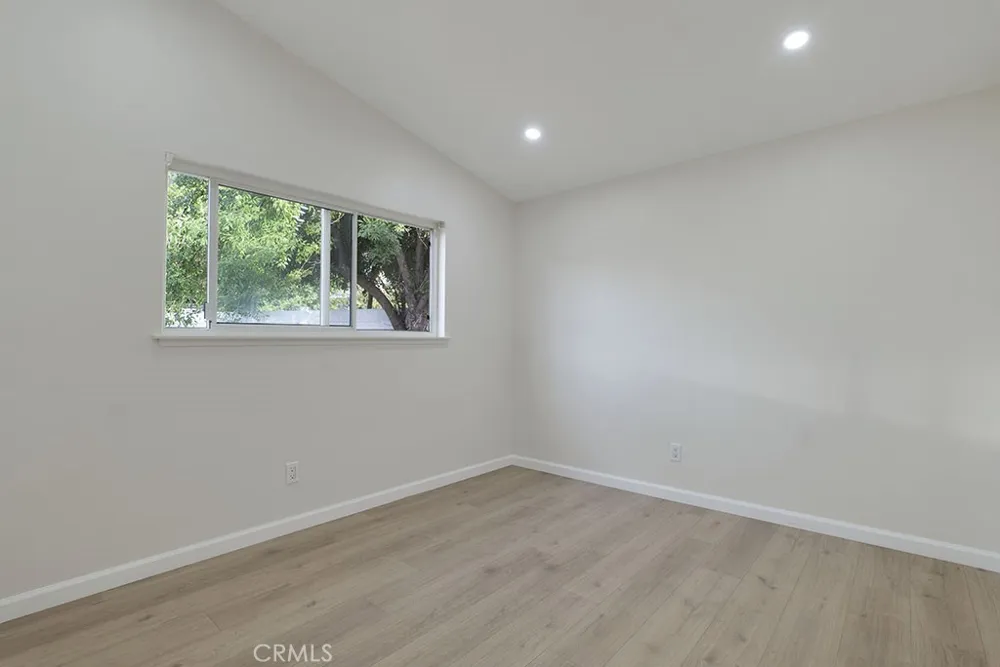 27976 Foxlane Canyon Country, CA 91351