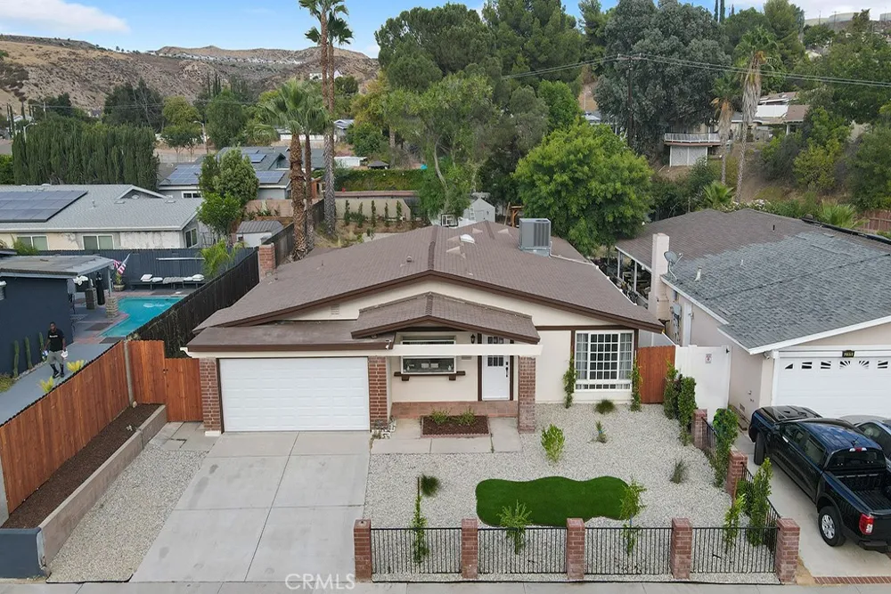 27976 Foxlane Canyon Country, CA 91351