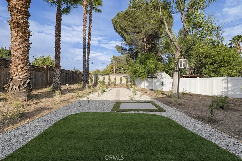 27976 Foxlane Canyon Country, CA 91351