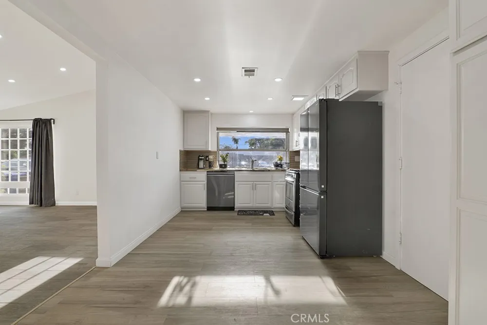 27976 Foxlane Canyon Country, CA 91351