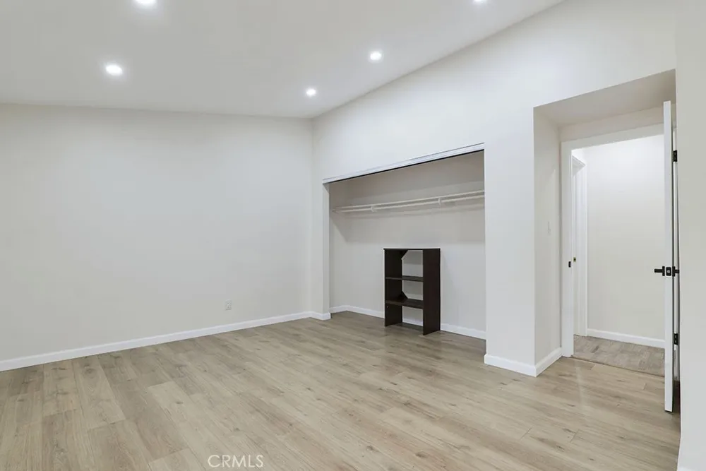27976 Foxlane Canyon Country, CA 91351