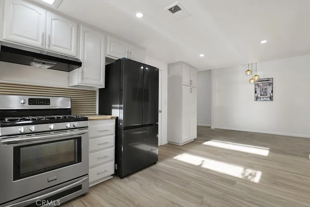 27976 Foxlane Canyon Country, CA 91351