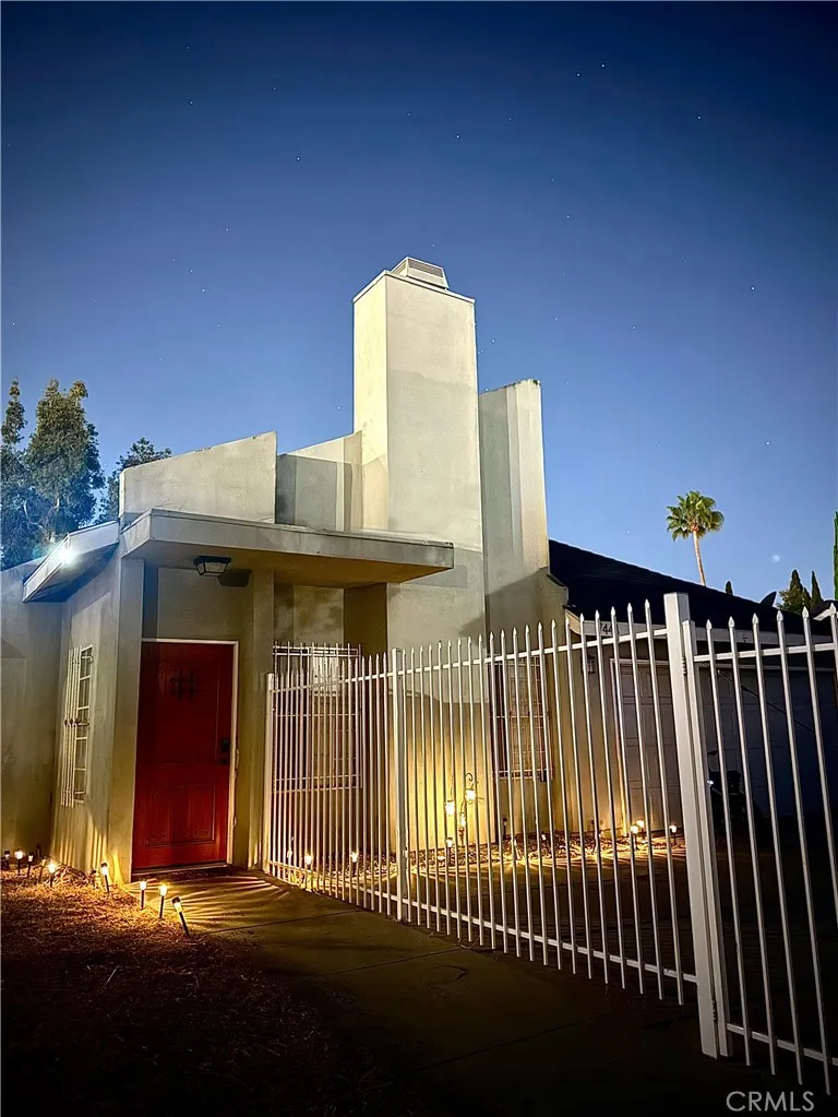 7443 Eva Place Van Nuys, CA 91406