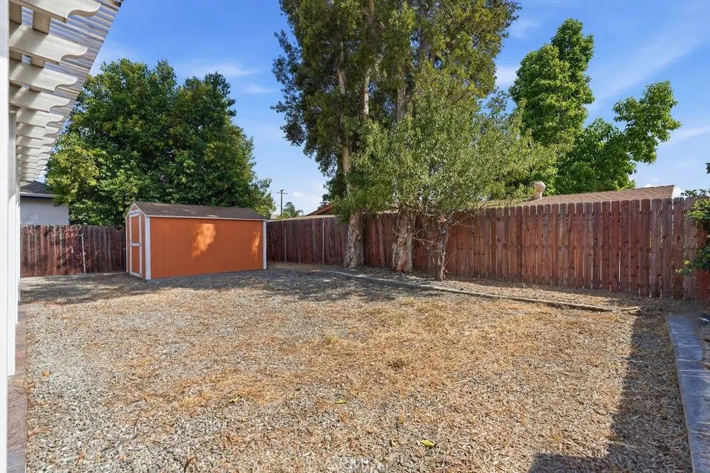 7443 Eva Place Van Nuys, CA 91406