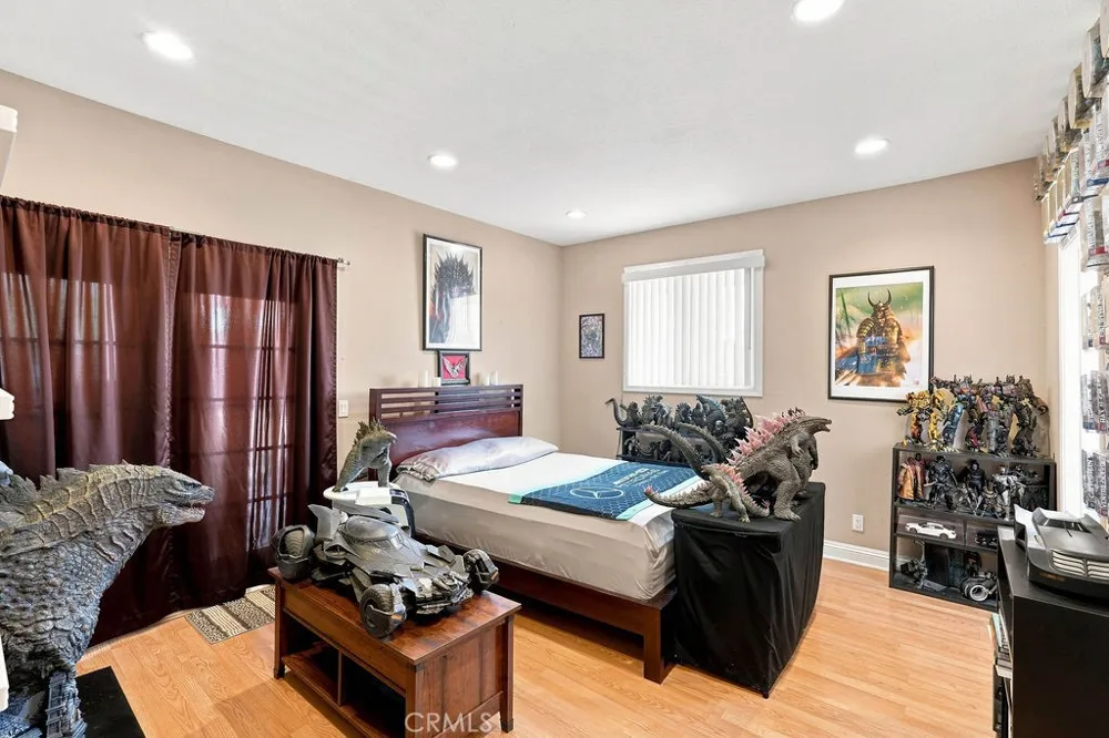 7443 Eva Place Van Nuys, CA 91406