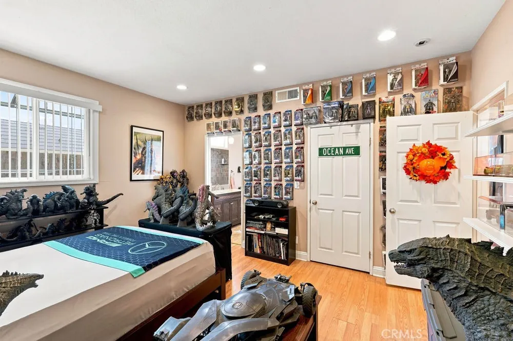 7443 Eva Place Van Nuys, CA 91406
