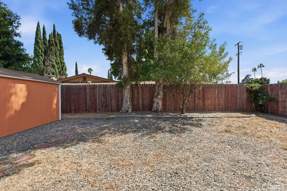 7443 Eva Place Van Nuys, CA 91406