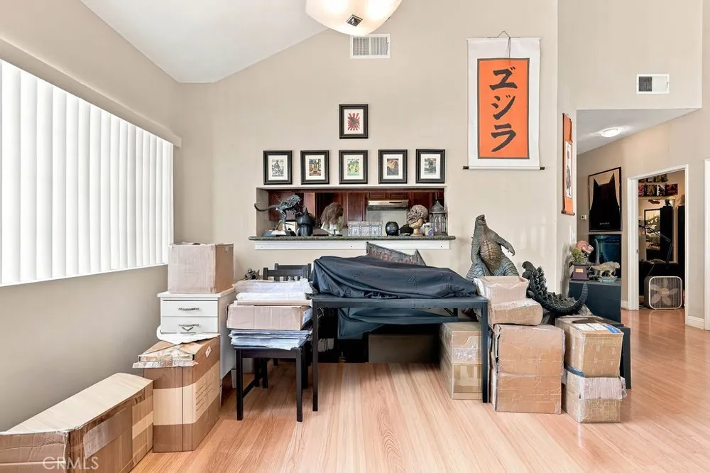 7443 Eva Place Van Nuys, CA 91406