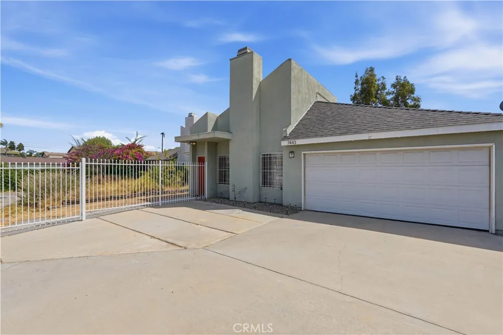 7443 Eva Place Van Nuys, CA 91406