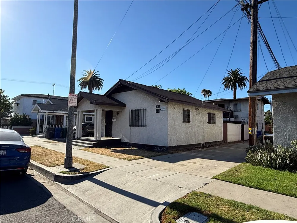 1045 E New York Long Beach, CA 90813